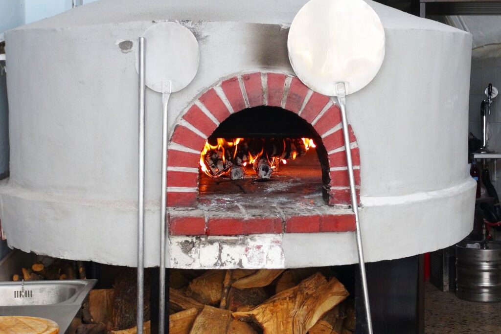 Perlite vs. Vermiculite Pizza Oven? Differences? Similarities? What’s
