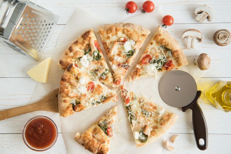 11 Different Types of Pizza Cutters