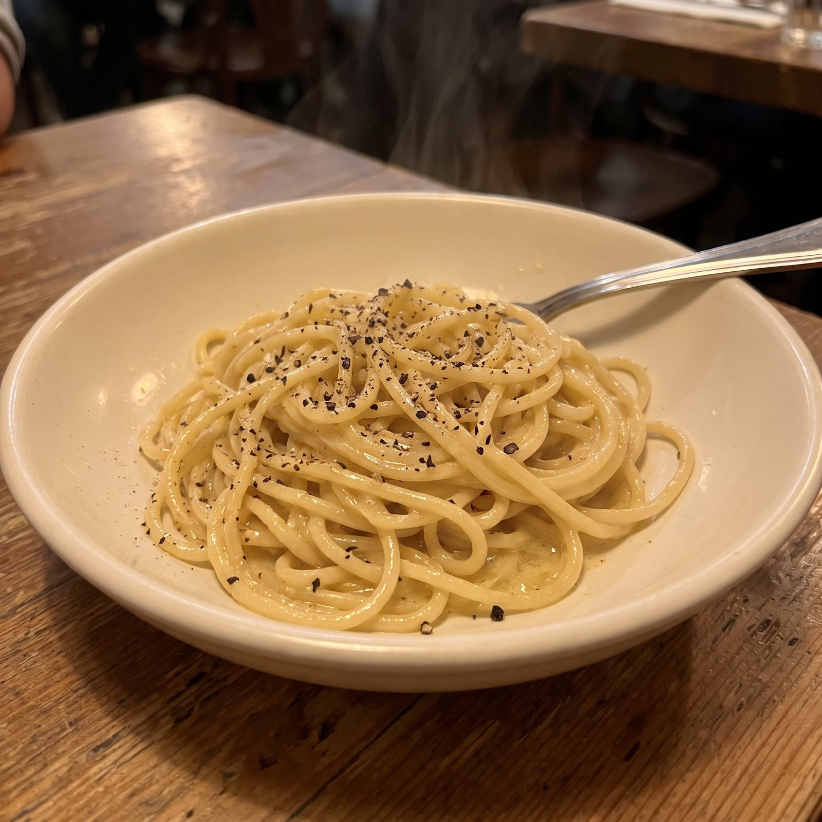 Cacio e Pepe With Nothing but Pasta, Cheese and Pepper