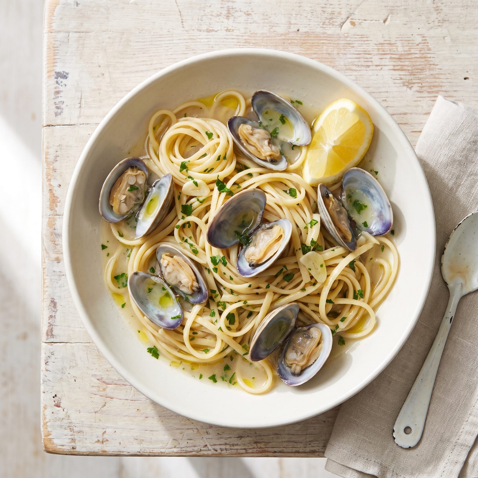 Linguine With Clams and Briny Pasta Water