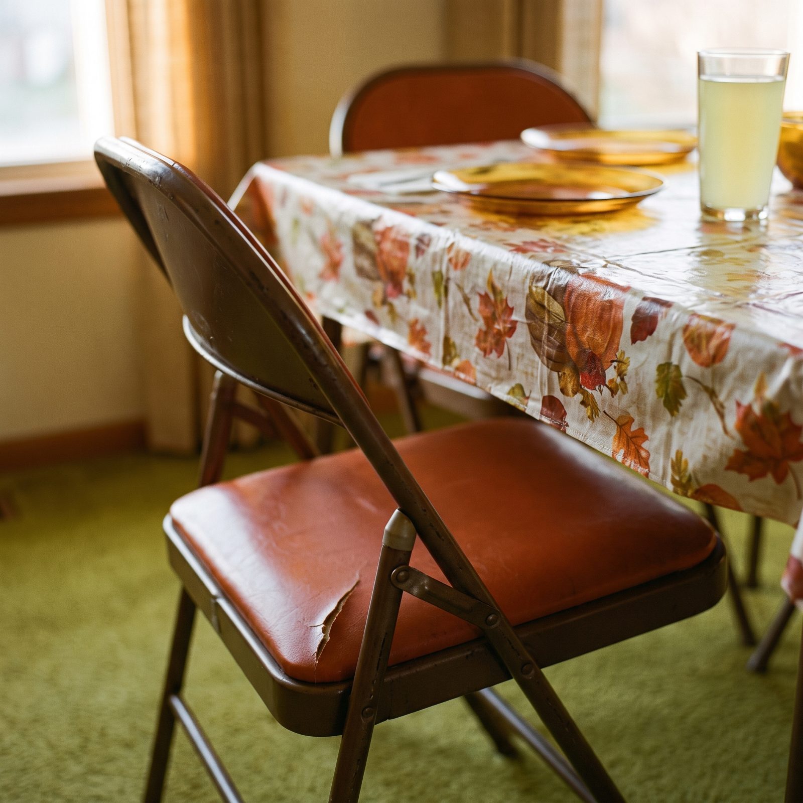 Metal Folding Chairs That Pinched Fingers
